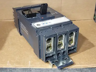 NEW SQUARE D LLA36400CU31X