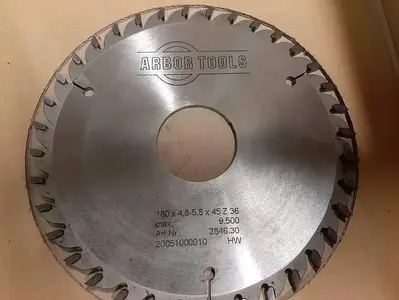 NEW ULTIMA CARBIDE TIPPED SAW BLADES