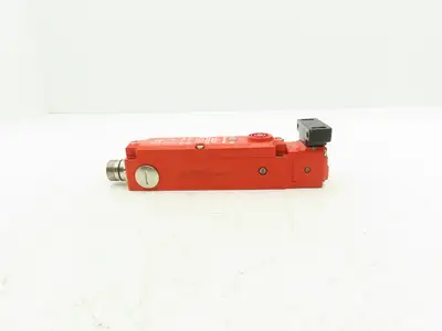 Allen Bradley 440G-MT47037 Guardmaster Locking Guard Switch 110VAC 440G-MT