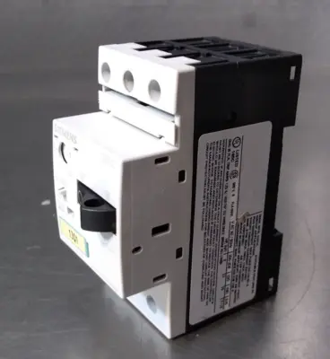 Siemens 3RV1011-1HA10 3 Pole Manual Motor Starter Loc4E28