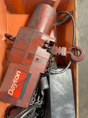 USED DAYTON 3YB77