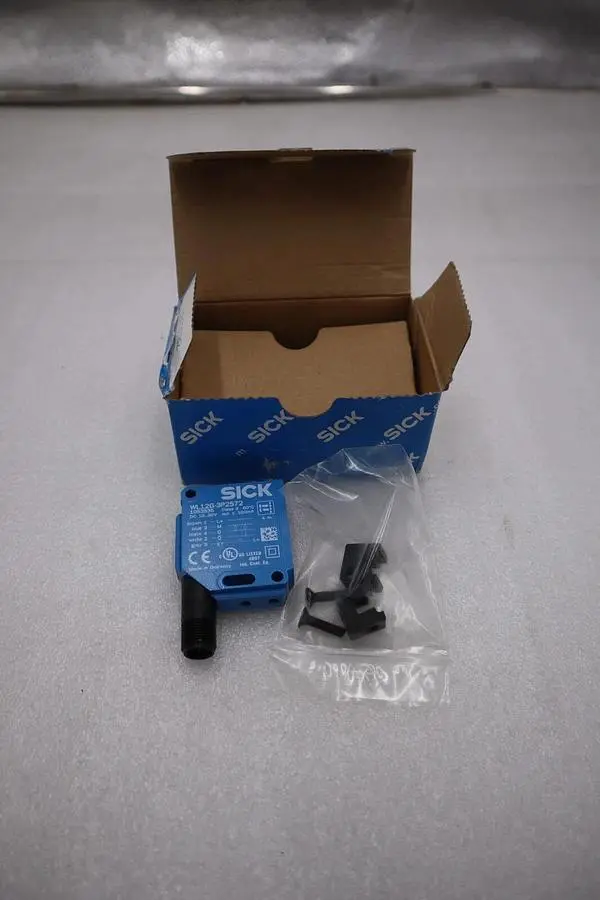 Sick WL12G-3P2572 Photoelectric Retro-Reflective Sensor NEW IN BOX STOCK H302A