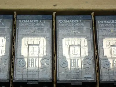 NEW SCHNEIDER ELECTRIC RXM4AB2F7