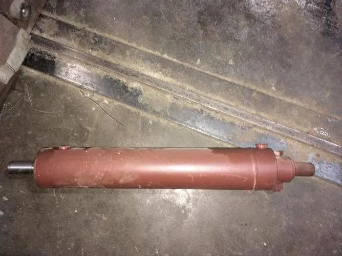 Used CCC STEERING CYLINDER - CCC999 Hydraulic Cylinders Pennsylvania US | East West Machinery & Drilling #1415936