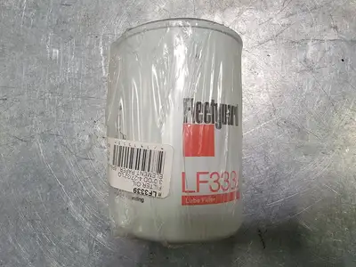 NEW FLEETGUARD LF3339