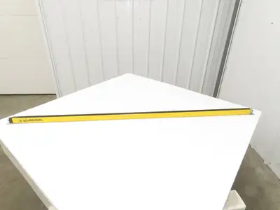 Schmersal SLC440 1450mm Safety Light Curtain Receiver Only 24VDC -Damaged Lens