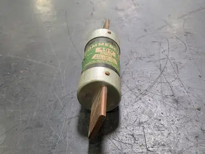 USED COMMERCIAL ENCLOSED FUSE MO-26