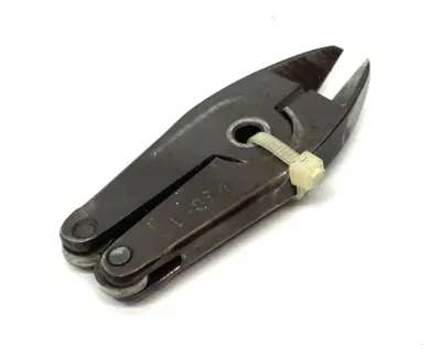 USED PLASTIC PROCESS EQUIPMENT AIR OPERATED PLASTIC GATE CUTTERS