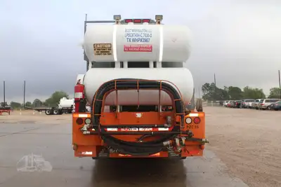 Used 2014 PETERBILT 367 Tanker trucks Texas US | Roll Off Truck World #1491934
