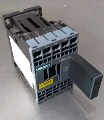 Siemens 3RT2015-2BB42 / 3ZX1012-0RH21-1AA1 Contactor (LOT OF 3) Loc4E40