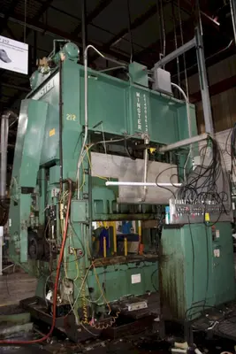 USED 1989 MINSTER 400 TON SSDC PRESS