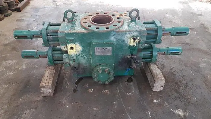 Used HYDRIL SENTRY 7 1/16" 5M DOUBLE RAM BOP Accumulators Saskatchewan CA | Chad Equipment #466968