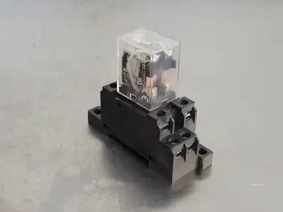 USED OMRON LY2