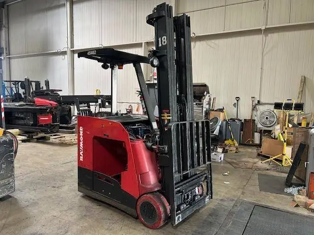 Used 2017 RAYMOND 425C50TT 3-Wheel Stand up Electric Counterbalance Forklifts Illinois US | Somerset Equipment Sales #1546260
