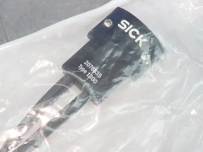 NEW SICK 2076835