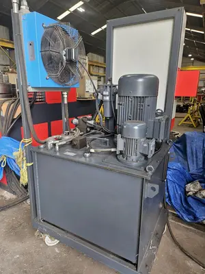 5/8" x 6" x 6" Akyapak Angle Bending Roll Model APK180