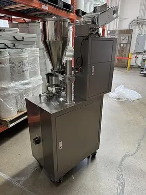 Yueh Chyun model CY-II stick pack machine for powders