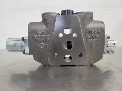 1-3/8" Hydraulic Valve Work Section I664-H-K153
