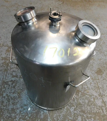 USED 30 GALLON CLOSED TANK 30 GALLON