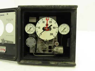 Ametek Instruments & Controls 11KB1201-3150AW Pressure Controller 220psi 0/200PB