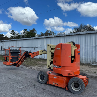 USED 2012 JLG E300AJP