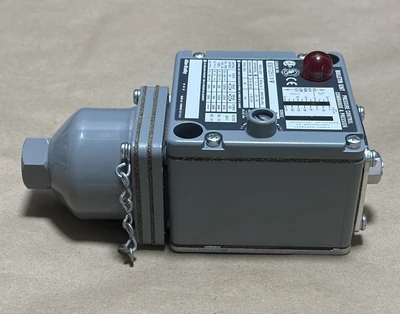 NEW Allen-Bradley 836T-T251J X9