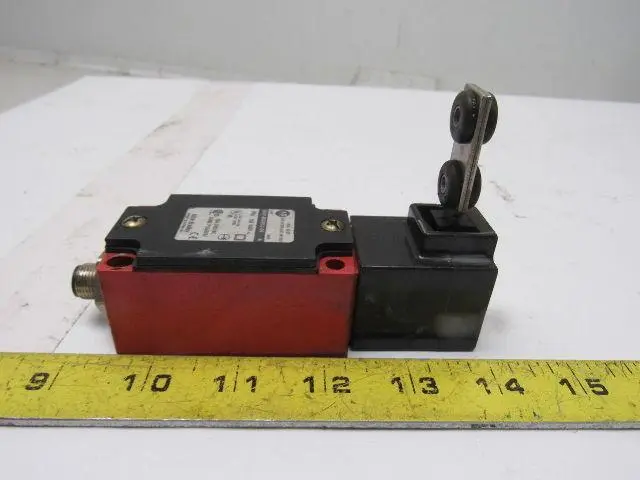 A-B Allen Bradley 802F-E60MS2-D5 Mechanical Keyed Safety Interlock Switch