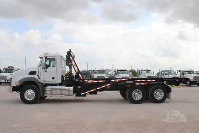 New | in-Stock 2026 MACK GRANITE 64BR Rolloff Trucks Texas US | Roll Off Truck World #1491895