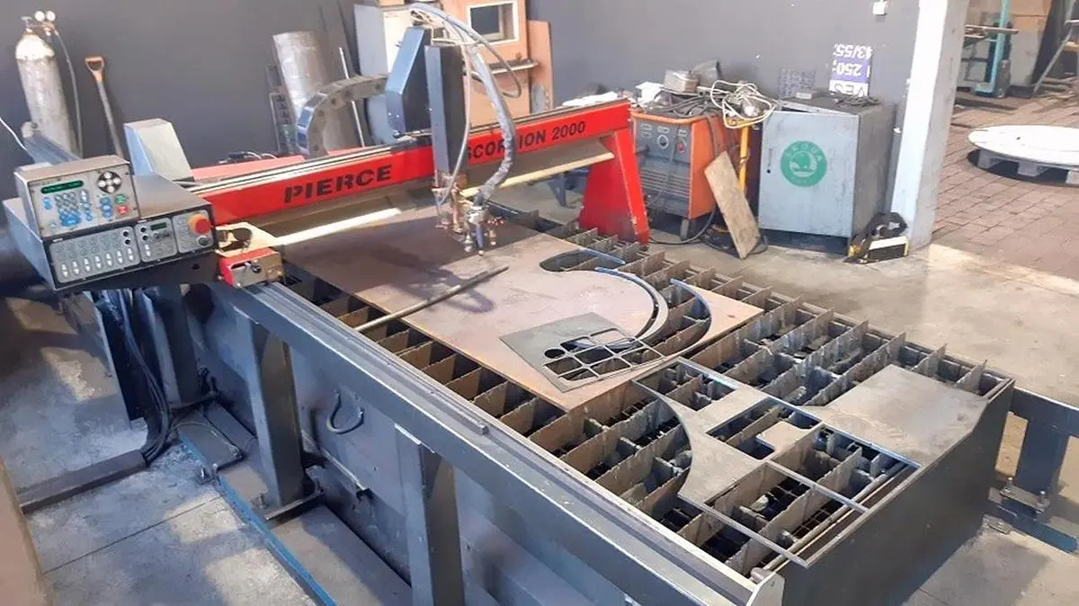 Used 2005 PIERCE SCORPION 2000 P Plasma Cutters CZ | Amaron s.r.o. #1065021