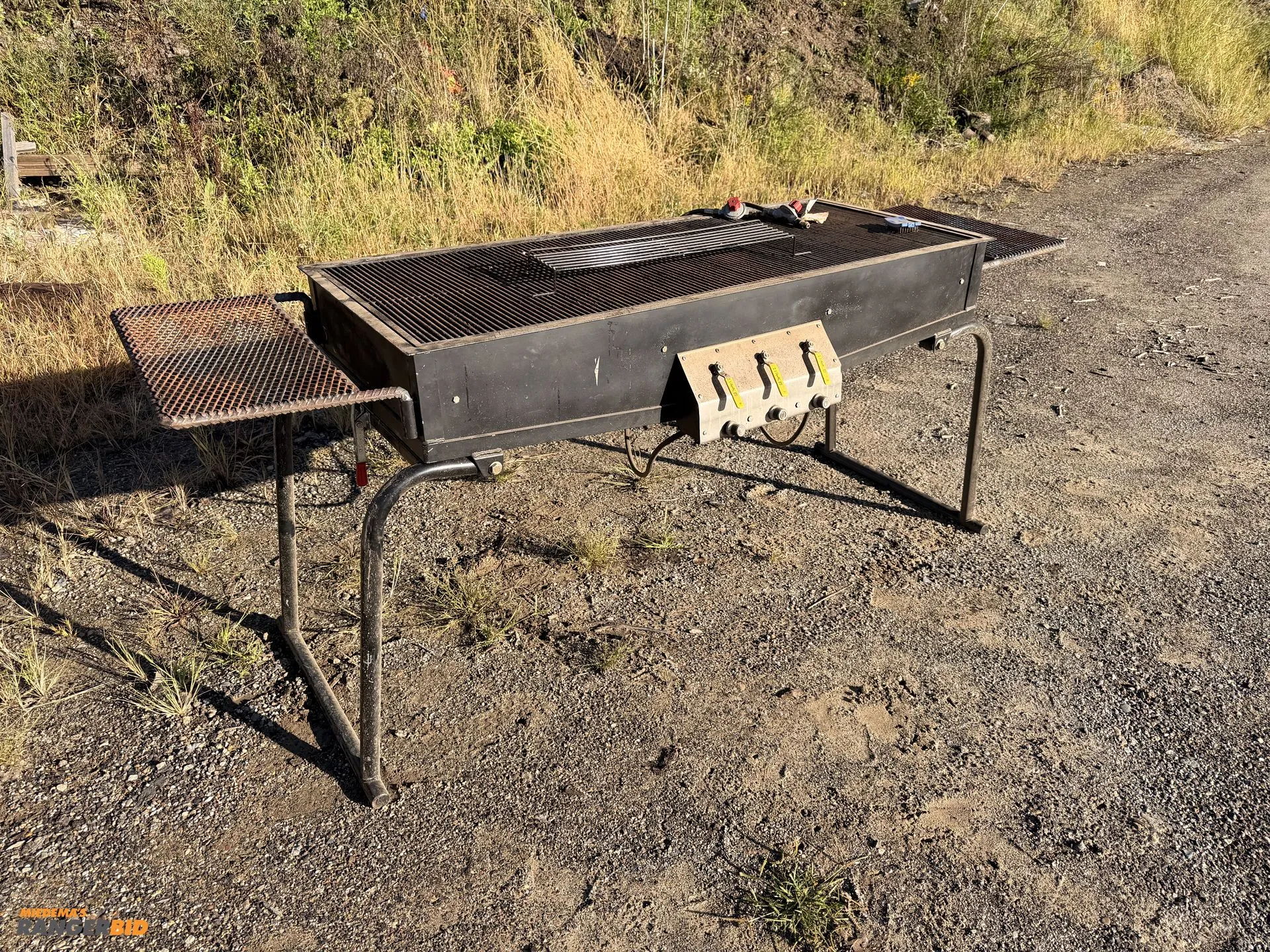 Used CUSTOM BUILT 1 OF A KIND GAS GRILL WITH A WHOPPING 9 BURNERS _UNKNOWN_ Grills & Griddles Michigan US | Miedema Asset Management Group #1483315
