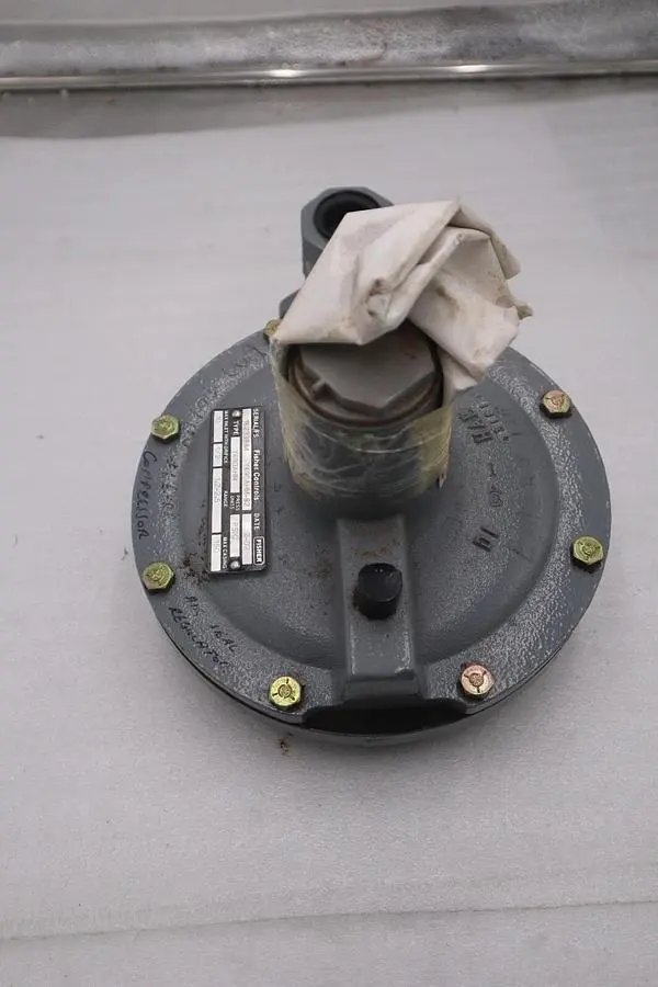 Fisher Controls Y690AHM-82 Pressure Reducing Regulator TYPE Y690AHM STOCK 5684-A