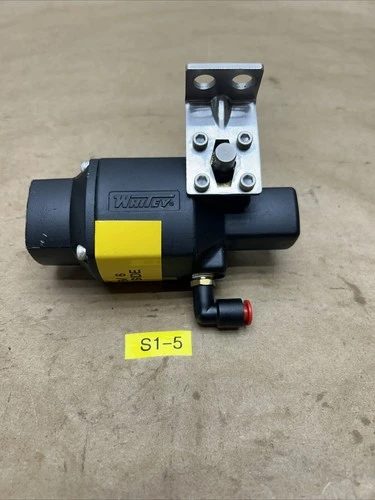 NEW Swagelok 151 SR