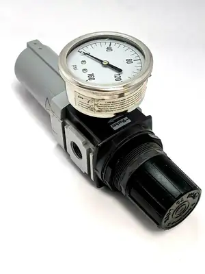 USED PARKER PNEUMATIC FILTER REGULATOR W/ GAUGE