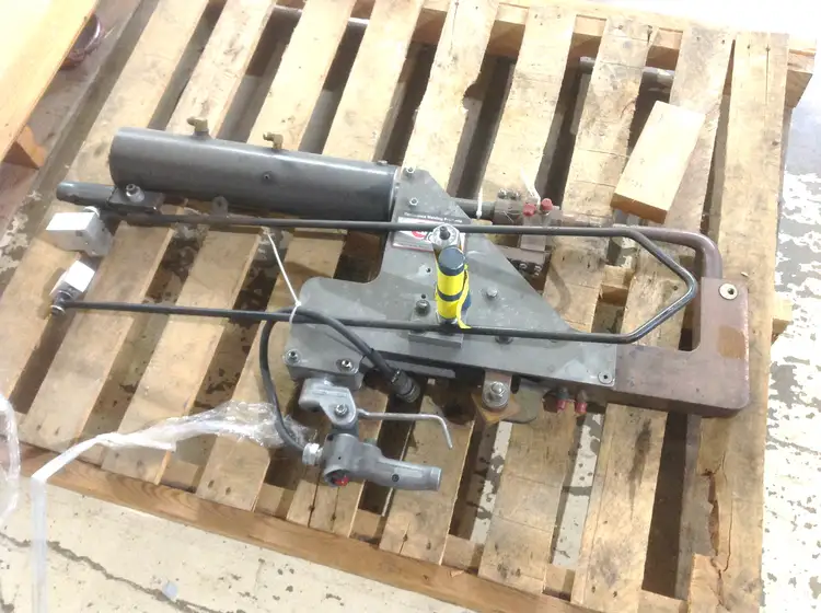 Used TG SYSTEMS MANUAL C-TYPE WELD GUN TIP FORCE 955 LBS AT 80 PSI Misc Industrial Equipment | Maverick Industrial Sales #1110451