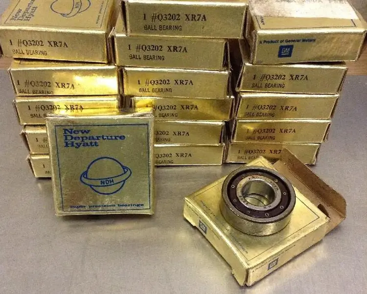 New | in-Stock NEW DEPARTURE HYATT Q3202 XR7A Bearings | Surplus Asset Holdings #1191489