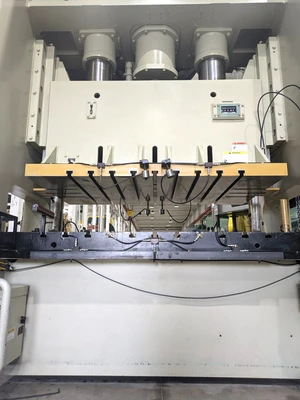 USED 2007 KOMATSU PRESSES KOMATSU E2W200-SVS PRESS