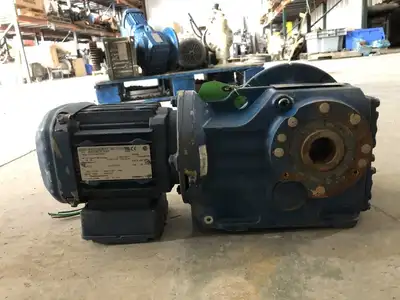 Sew-Eurodrive KAF47DRS71S4 0.50HP Gear Drive/Speed Reducer 13RPM 2.433in-lbs 3PH