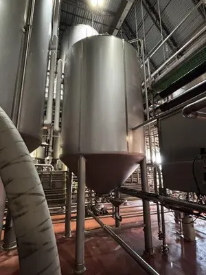 MUELLER 4,150 GALLON Stainless Steel Tanks | Perry Equipment (1)