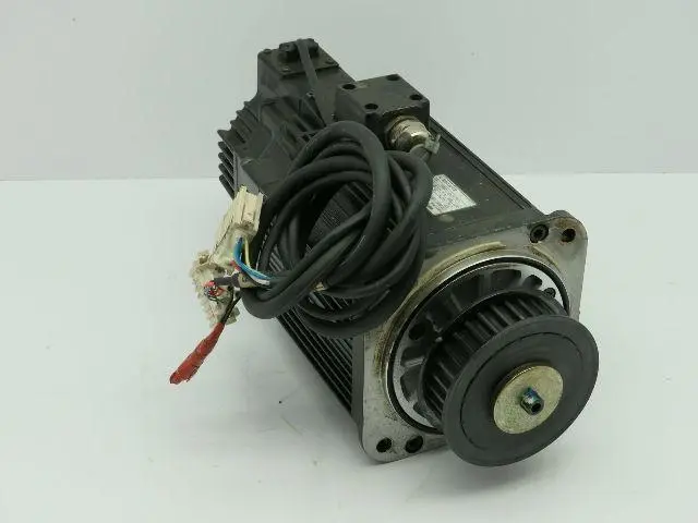 Yaskawa Electric SGMGH-13A2A-YR13 AC Servo Motor 1300W 200V 10.7A