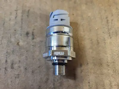NEW CUMMINS 5594381