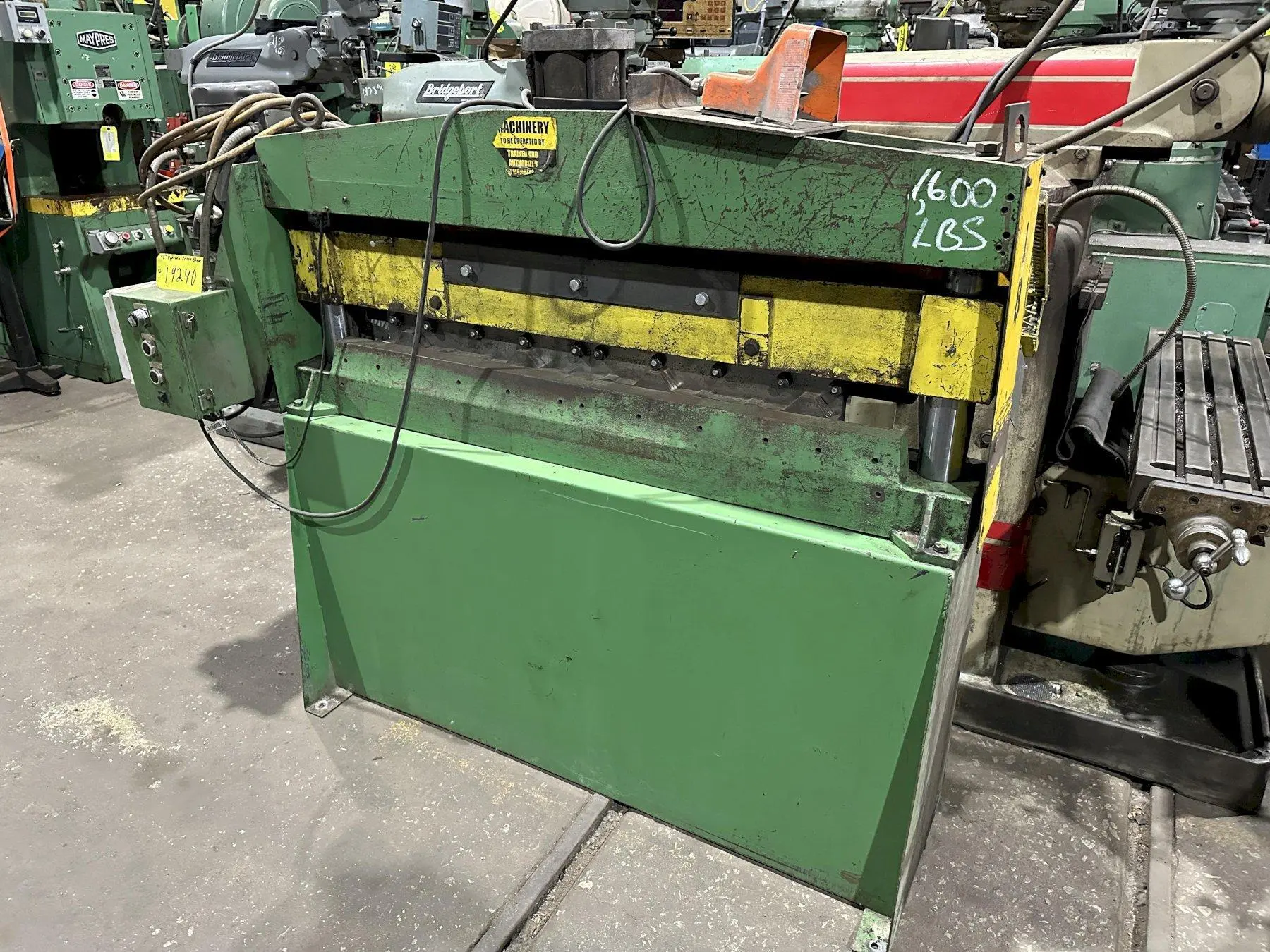 36" WIDE R-PANEL PROFILE HYDRAULIC CROP SHEAR: STOCK #19240