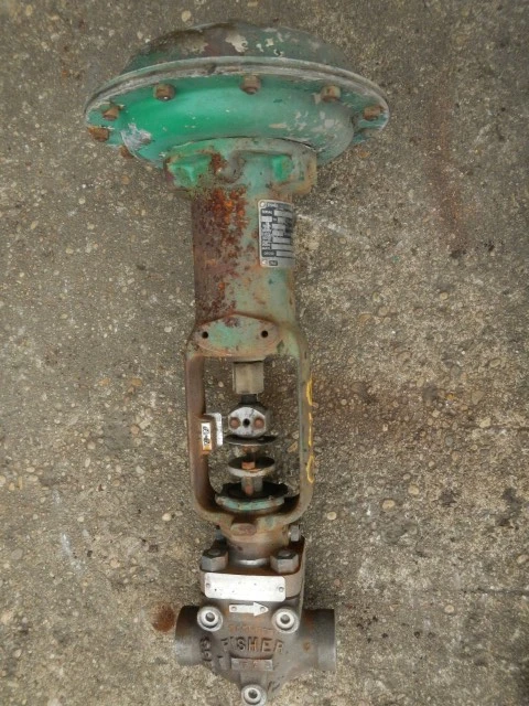 Fisher 3/4" 600 Class Threaded 316 Stainless Steel Control Valve
