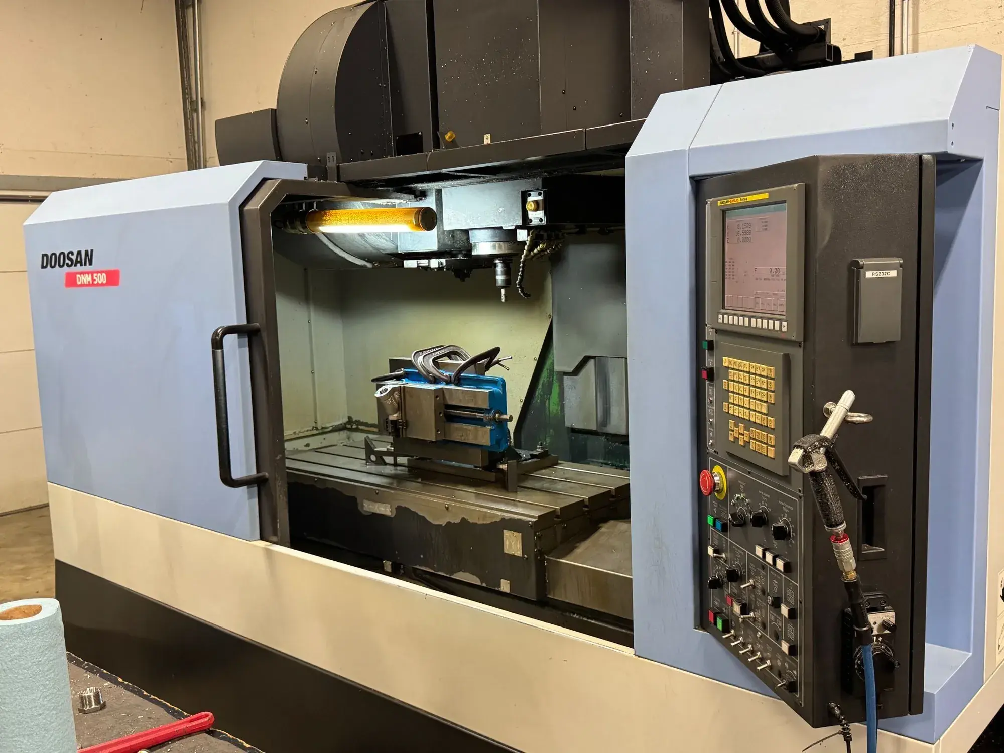 Used 2009 DOOSAN DNM 500 Vertical Machining Centers Illinois US | Aucto #1424245