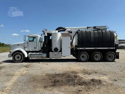 USED 2014 PETERBILT 567