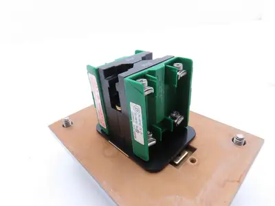 Allen Bradley 800T-XAP 1 Gang Explosion Proof Switch With Cover & Enclosure READ