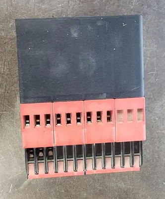 USED TELEMECANIQUE XPSAT5110