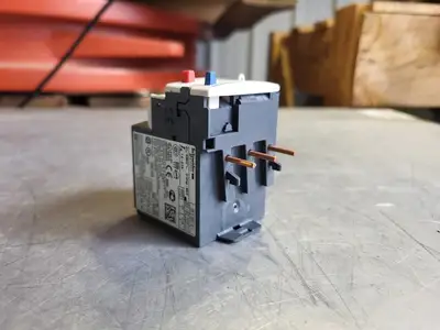 NEW SCHNEIDER ELECTRIC LRD07