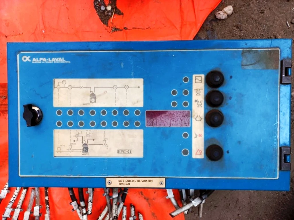 (5) Alfa-Laval EPC-41 control units.