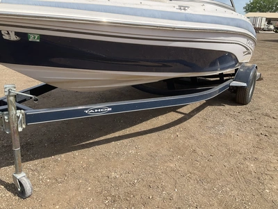 USED 2006 TAHOE TRACKER