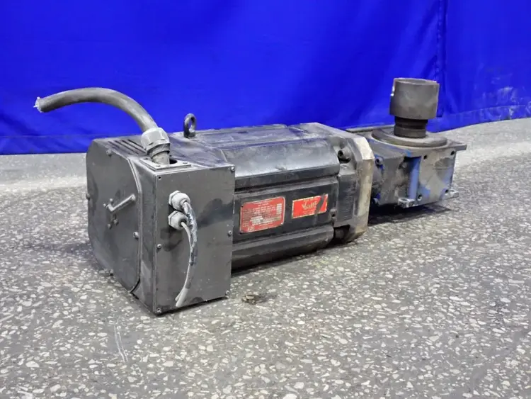 Used INDUSTRIAL DRIVE V2604FE22016 Servo Motors | HGR 24 #730829